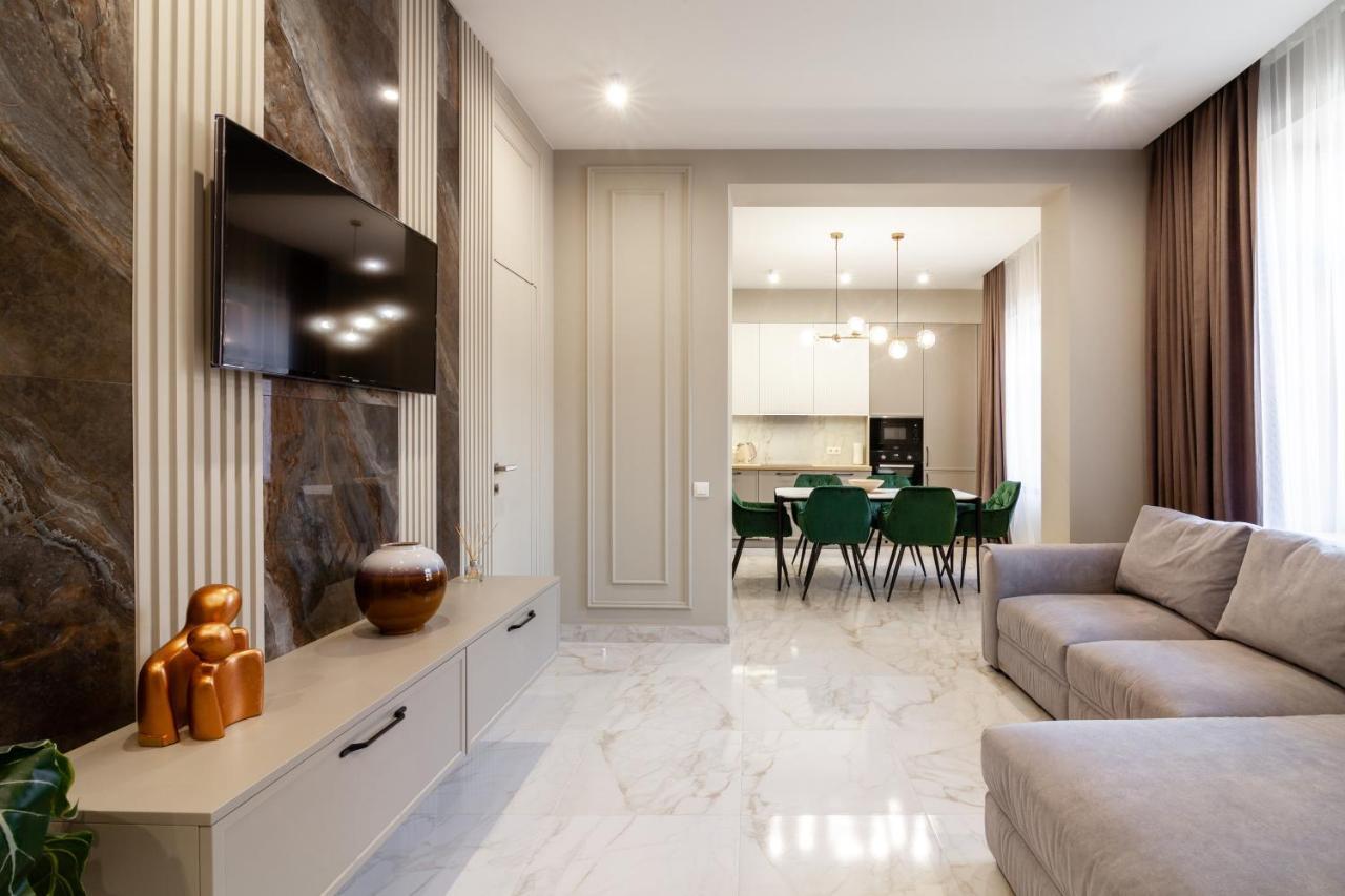 Leogrand Vip Apartments On Lesi Ukrainky 7 Lviv Exterior foto