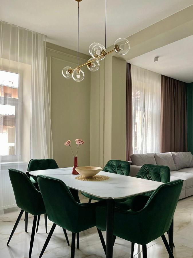 Leogrand Vip Apartments On Lesi Ukrainky 7 Lviv Exterior foto